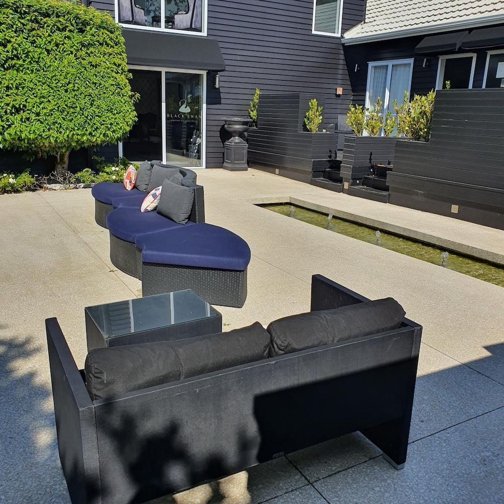 Black Swan Lakeside Boutique Hotel Rotorua Dış mekan fotoğraf