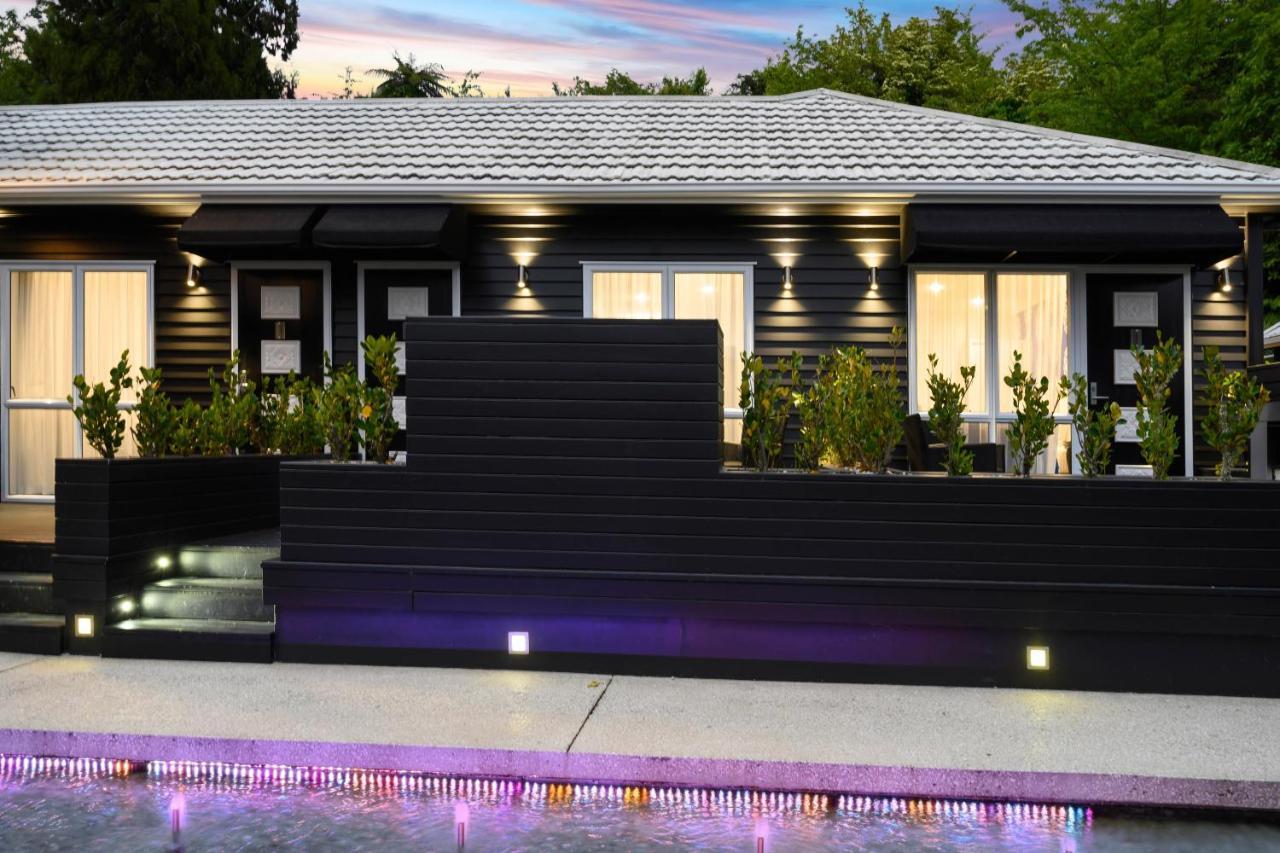 Black Swan Lakeside Boutique Hotel Rotorua Dış mekan fotoğraf