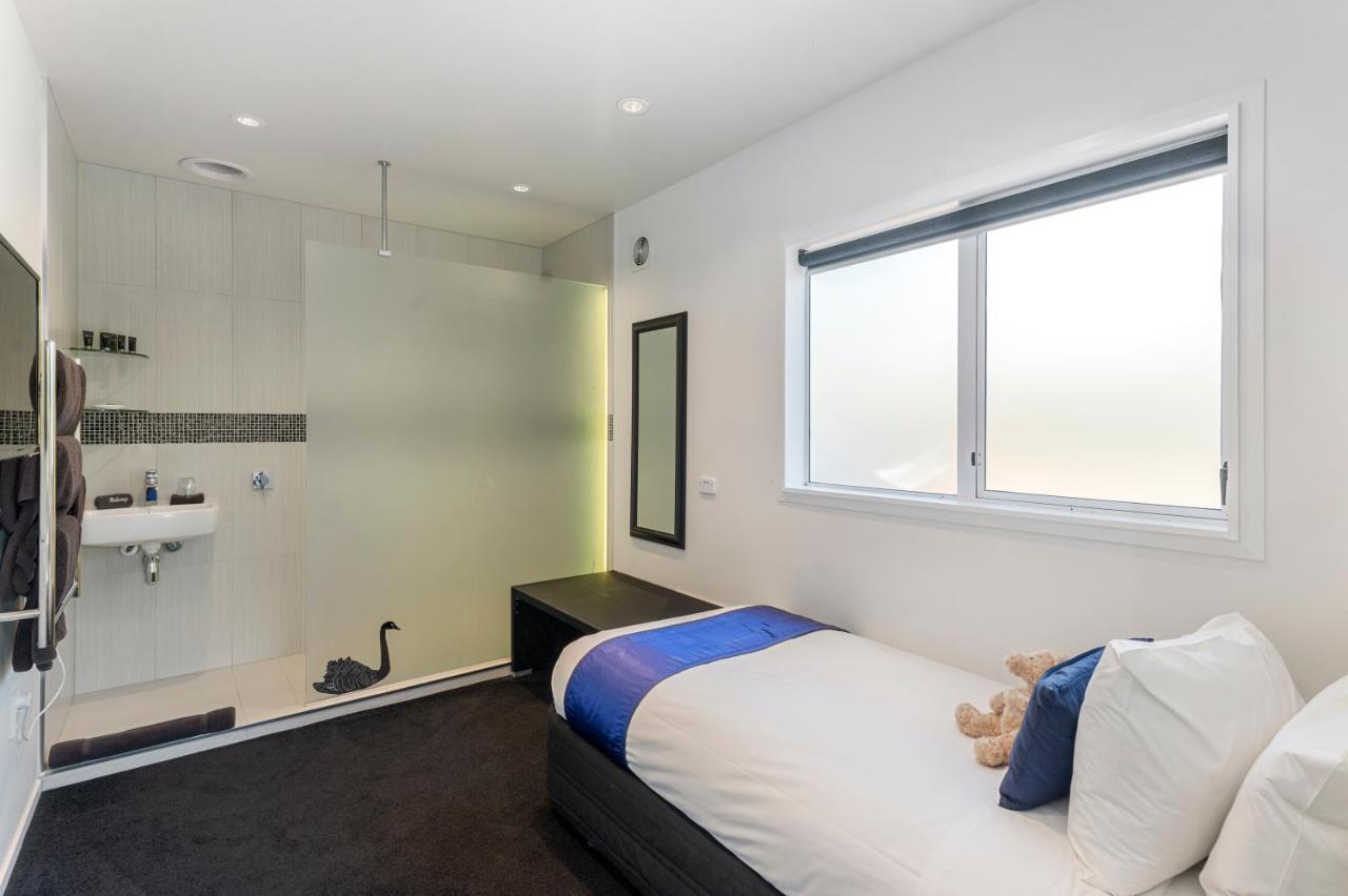 Black Swan Lakeside Boutique Hotel Rotorua Dış mekan fotoğraf
