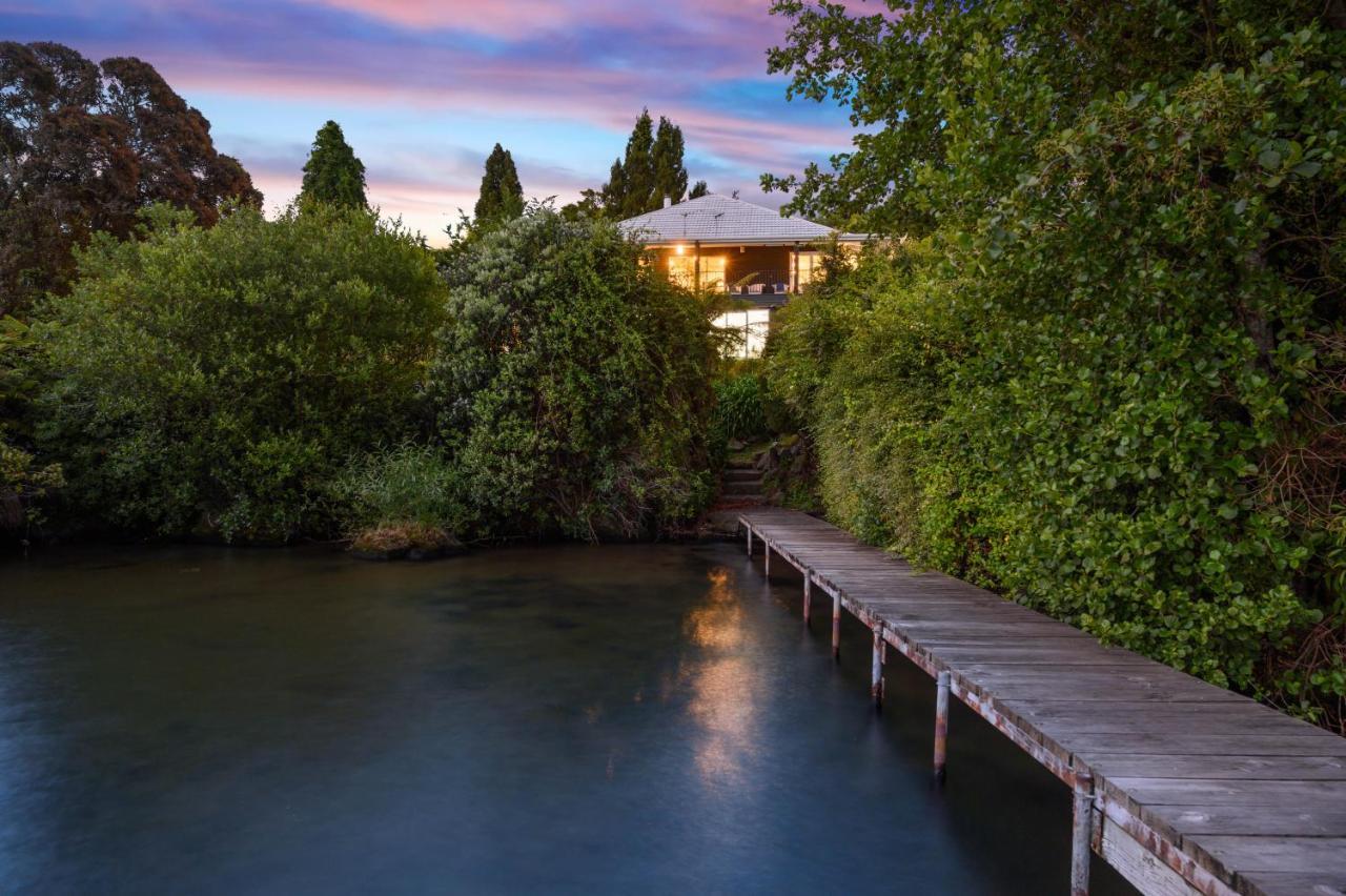 Black Swan Lakeside Boutique Hotel Rotorua Dış mekan fotoğraf