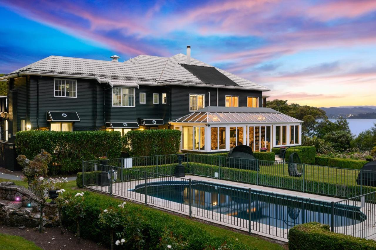 Black Swan Lakeside Boutique Hotel Rotorua Dış mekan fotoğraf