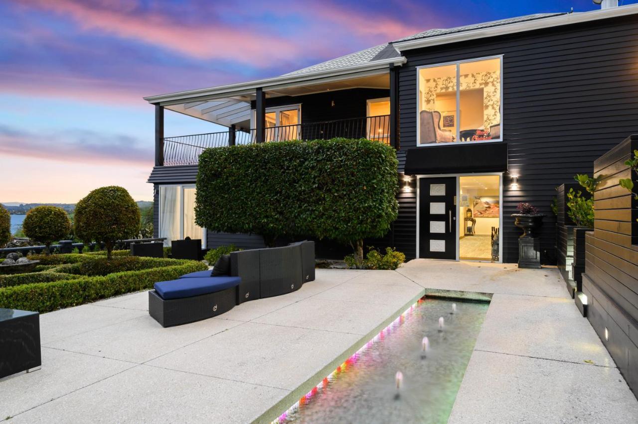 Black Swan Lakeside Boutique Hotel Rotorua Dış mekan fotoğraf