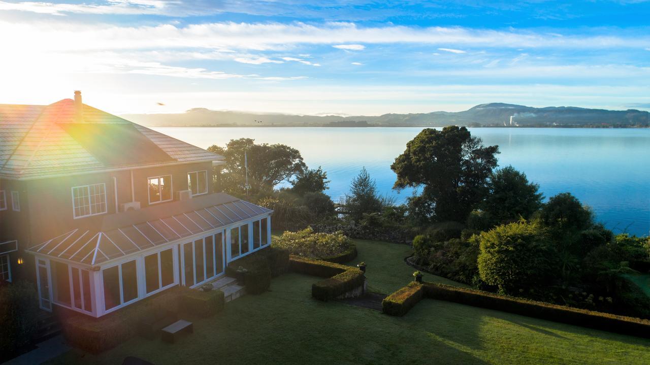 Black Swan Lakeside Boutique Hotel Rotorua Dış mekan fotoğraf